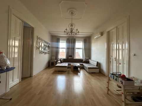 Eladó Lakás 1024 Budapest 2. kerület 