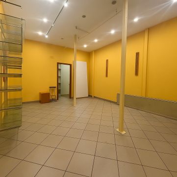 Eladó Üzlethelyiség 1152 Budapest 15. kerület 