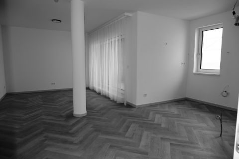 Eladó Lakás 8000 Székesfehérvár 