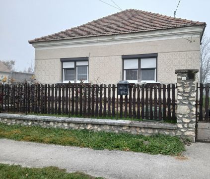 Eladó Ház 8593 Pápadereske 