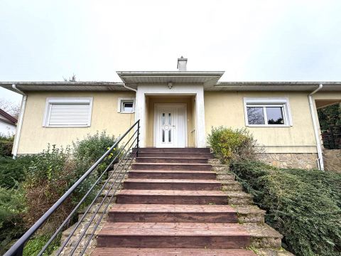 Eladó Ház 9081 Győrújbarát , Rákóczi utca közelében