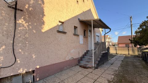 Eladó Ház 9011 Győr Győrszentiváni nappali + 2 szobás családi ház eladó