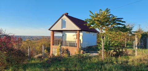 Eladó Ház 7400 Kaposvár , *** Csutoraszárító utca, 3 szintes ház, vízzel és villannyal