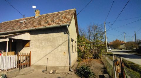 Eladó Ház 5055 Jászladány , Kossuth Lajos utca közelében