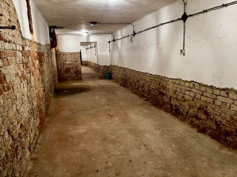 Eladó Tároló/Raktár 9700 Szombathely 