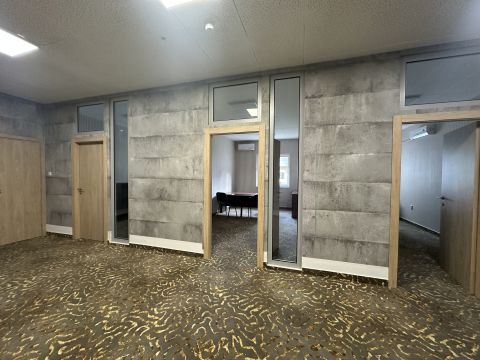 Kiadó Iroda 4400 Nyíregyháza , Prága utca közelében