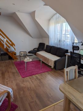 Kiadó Lakás 6000 Kecskemét KIADÓ Kecskemét belvárosában 2. emeleti lakás autóbeállóval!