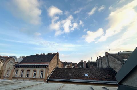 Eladó Lakás 1076 Budapest 7. kerület , Intim teraszos 3 hálós felújított lakás az Abonyi utcánál