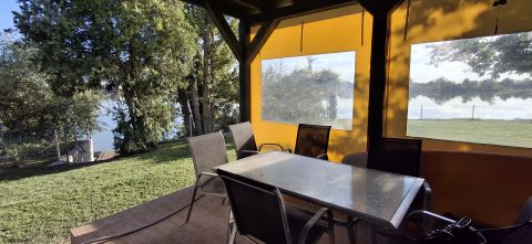 Kiadó Ház 2337 Délegyháza , Délegyházán vízparti ház, stéggel kiadó!