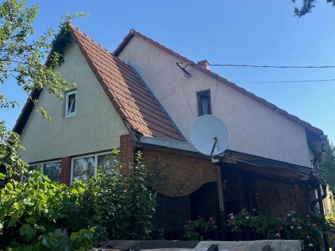 Eladó Ház 2433 Sárosd , 2433 Sárosd, Vasútállomás