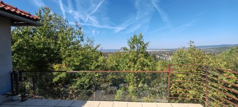 Eladó Ház 2051 Biatorbágy , Panorámás otthon nagy telekkel Szarvashegyen!