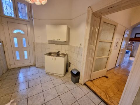 Eladó Lakás 1089 Budapest 8. kerület 