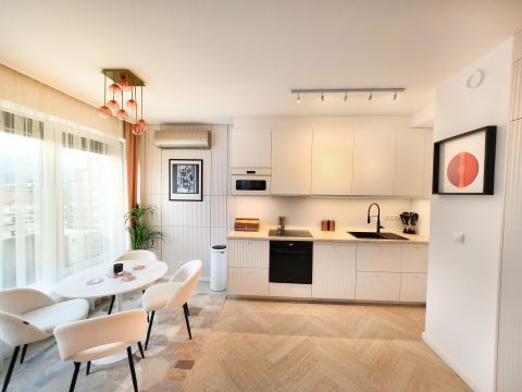 Eladó Lakás 1036 Budapest 3. kerület 