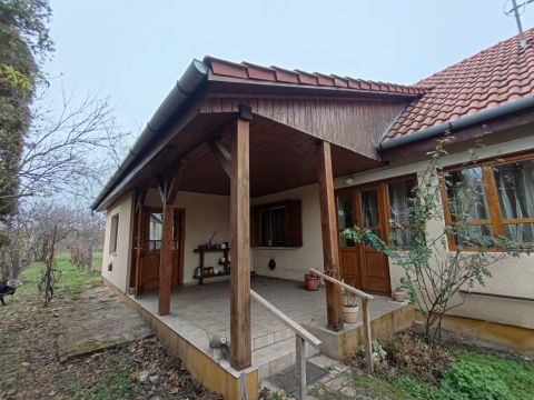 Eladó Ház 2735 Dánszentmiklós , Dánszentmiklós focipálya közelében 2 szobás ház eladó