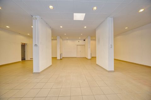 Eladó Üzlethelyiség 1196 Budapest 19. kerület , Vas Gereben utca