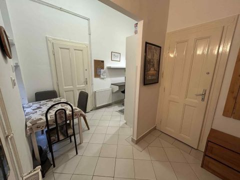 Kiadó Lakás 1081 Budapest 8. kerület 