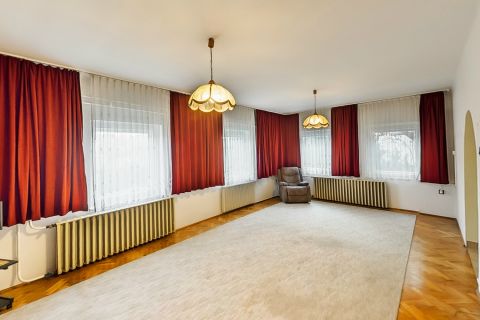 Eladó Ház 6000 Kecskemét KECSKEMÉT PETŐFIVÁROSBAN 5 SZOBÁS HÁZ ELADÓ