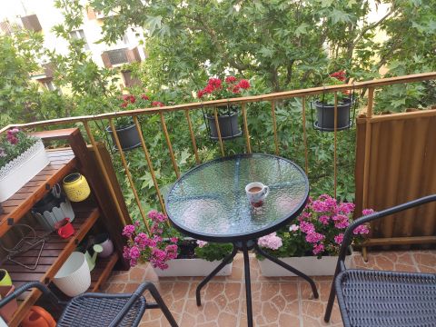 Eladó Lakás 7633 Pécs Uránváros-csendes helyen-K-NY-két erkélyes-felújított-lakás