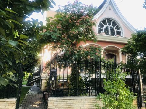 Eladó Ház 1147 Budapest 14. kerület , Alsórákoson eladó rendezett családi ház