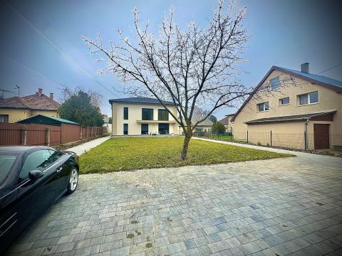 Eladó Lakás 1188 Budapest 18. kerület , Társasház, Erdő mellett