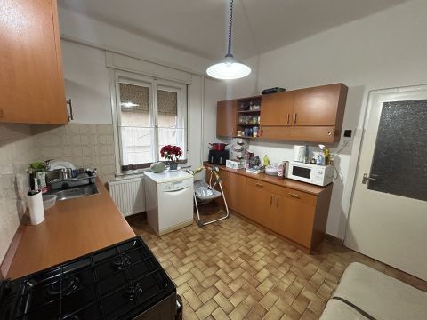 Eladó Ház 2200 Monor , Értékálló családi ház Monor szívében