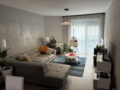 Eladó Lakás 9027 Győr , Felújított, belső kétszintes sorházi lakás Likócson eladó!