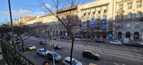 Eladó Lakás 1073 Budapest 7. kerület , Madách színházra néző, erkélyes lakás - 4m Belmagasság
