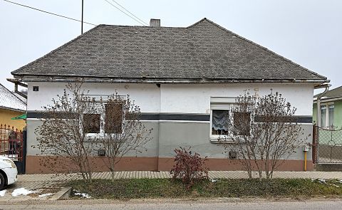 Eladó Ház 2522 Dág 