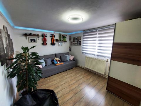 Eladó Lakás 9495 Kópháza Kópházán eladó 56m2-es, kertes lakás (családi ház emeletén)