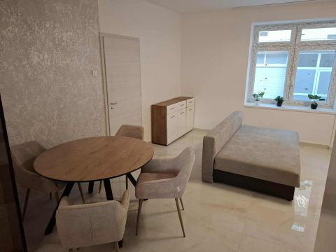 Kiadó Lakás 4026 Debrecen , KIadó ingatlan  Mesterfalva városrészen