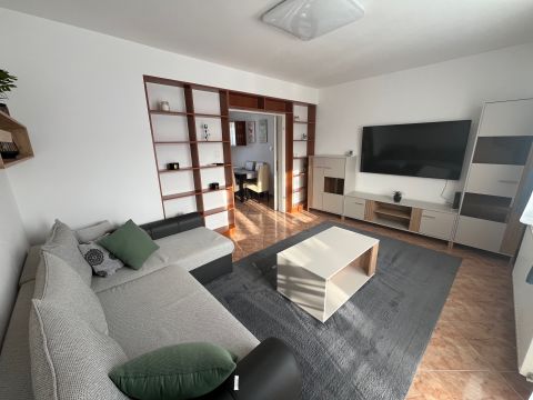 Kiadó Lakás 4028 Debrecen , Hadházi úton nappali + 2 szobás lakás KIADÓ!