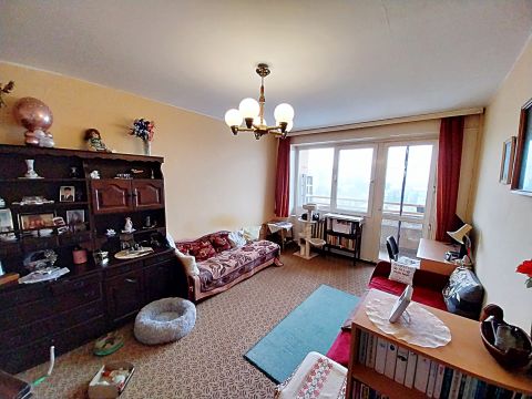 Eladó Lakás 2800 Tatabánya , Praktikus elosztás, erkély, remek elhelyezkedés