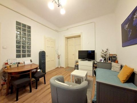 Eladó Lakás 1034 Budapest 3. kerület 1034 Budapest 3, Pacsirtamező utca környéke