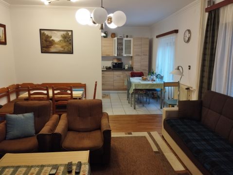 Eladó Ház 8000 Székesfehérvár , Maroshegyen, nagy ház, nagy telekkel.