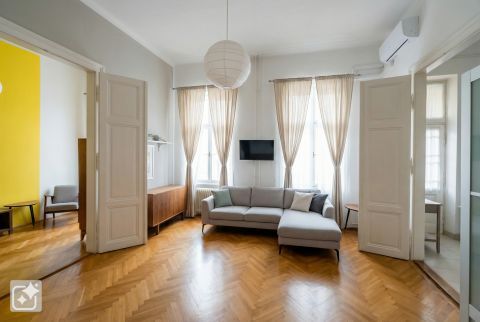 Eladó Lakás 1065 Budapest 6. kerület 