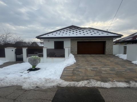 Eladó Ház 2737 Ceglédbercel , Ceglédbercel 