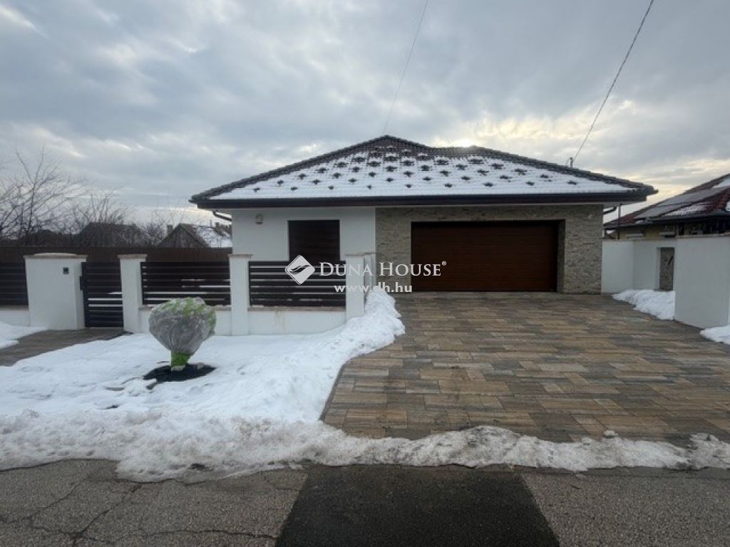 2737 Ceglédbercel , Ceglédbercel — 1/21