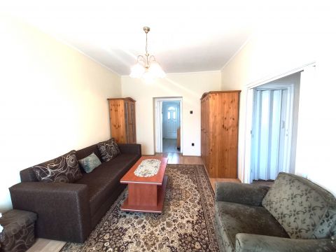 Kiadó Lakás 4024 Debrecen Petőfi tér 