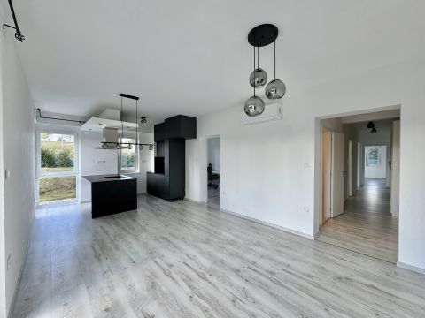 Eladó Lakás 7631 Pécs , ELADÓ ÚJSZERŰ KERTKAPCSOLATOS KERTVÁROSI LAKÁS