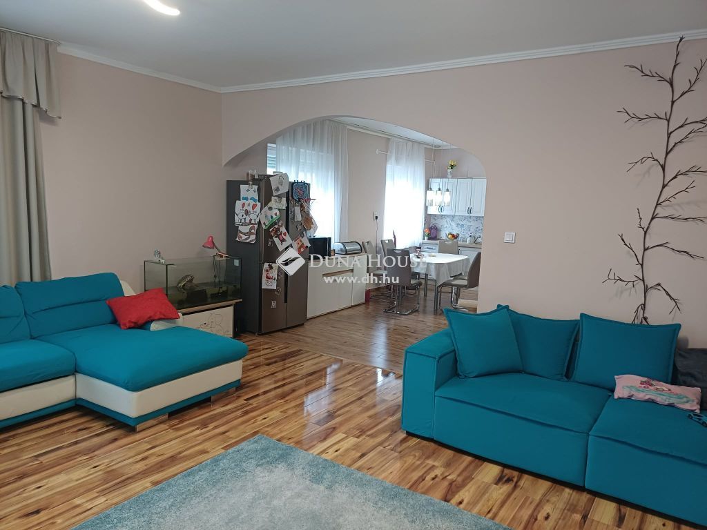 3711 Szirmabesenyő , Szirmabesenyő — 1/28