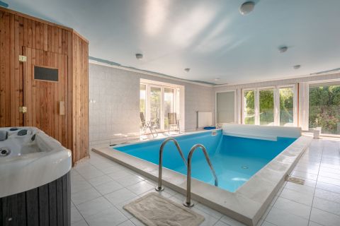 Eladó Ház 8600 Siófok Eladó családi ház wellness részleggel és medencével – Siófok