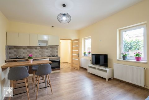 Kiadó Lakás 3300 Eger , Érsek utca