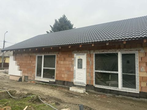 Eladó Lakás 2318 Szigetszentmárton 