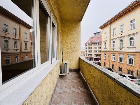 Eladó Lakás 1015 Budapest 1. kerület 