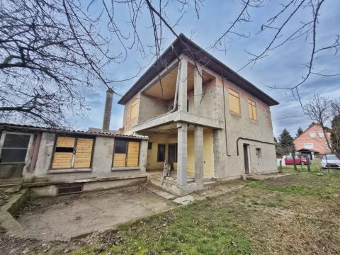 Eladó Ház 2642 Nógrád , Nógrád csendes utca