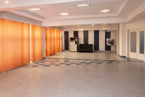 Eladó Üzlethelyiség 4026 Debrecen , Belvárosi Iroda, vagy üzlethelyiség külön saját lakással