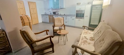 Kiadó Üzlethelyiség 7200 Dombóvár 