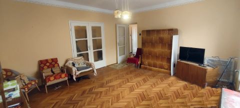 Eladó Lakás 1104 Budapest 10. kerület 10.ker, 59 nm,es, 2 szobás, lakás garázzsal,pincével,kerttel