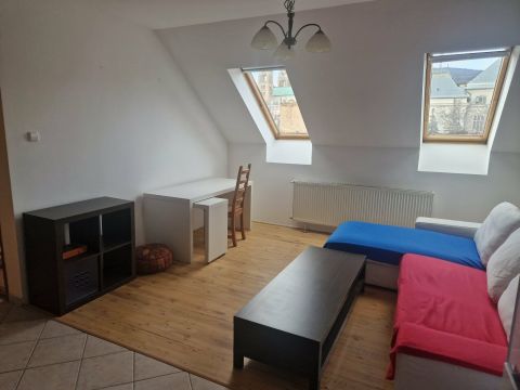 Kiadó Lakás 7621 Pécs 