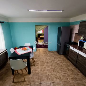 Eladó Ház 6100 Kiskunfélegyháza Kiskunfélegyháza Délibáb utcában ház eladó!